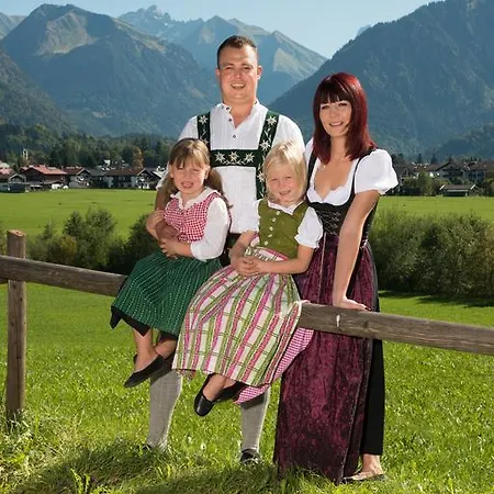 Inn Gaestehaus Carola 3*