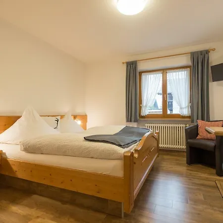 Gaestehaus Carola Inn 3*